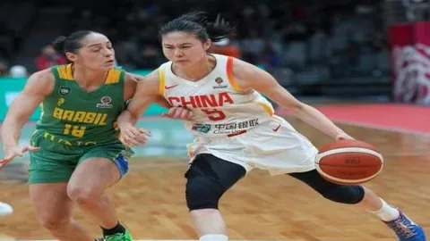 “光彩夺目：零近视学府迎来瞩目新星“小眼镍”